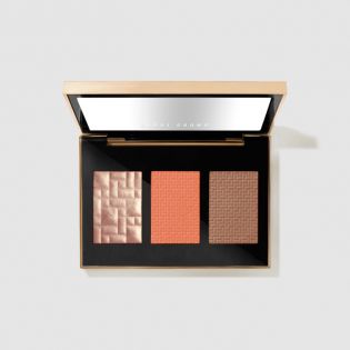Palette viso scolpita e luminosa