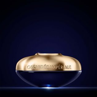 Orchidée ImpérialeLA CREMA LEGGERA – UN CURA RINGIOVANENTE ECCEZIONALE