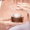 Crema da giorno antietà Nutri-Lumiere per pelli mature