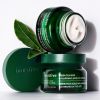 Crema contorno occhi all'acido ialuronico al tè verde