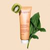 Detergente esfoliante delicato in un solo passaggio