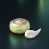 La leggendaria crema per gli occhi Enmei Ultimate Brilliance